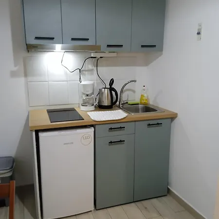 斯玛拉迪酒店 *