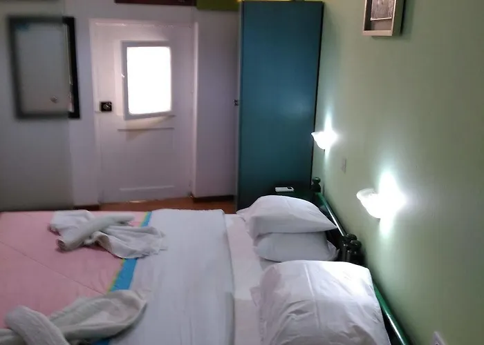 斯玛拉迪酒店 *