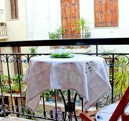 Smaragdi Apartment *