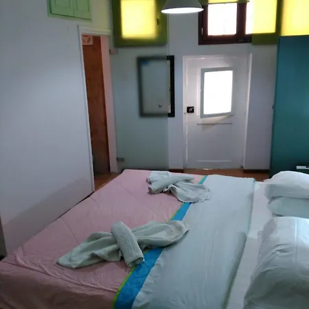 Smaragdi * Hriszí Aktí Haniá